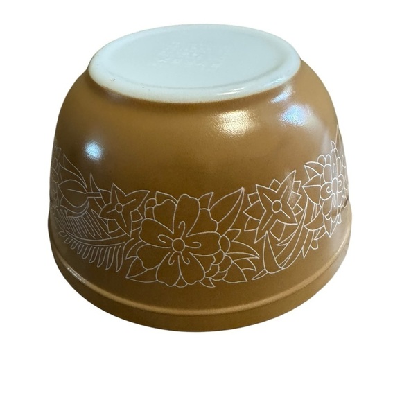 Pyrex Woodland Nesting Mixing Bowl #402 Tan White 1.5 L Great Condition - Picture 9 of 9